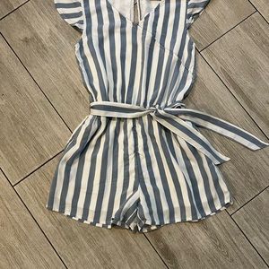 Girl Abercrombie & Fitch kids  Romper Sz 11/12